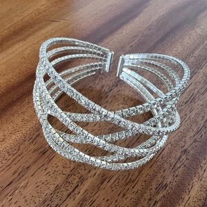 Elegant Silver Women's Bracelet bangle